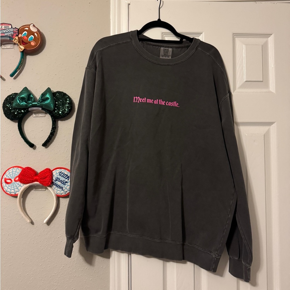 Adelaide’s Fort Meet me at the park sweatshirt